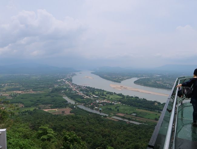 ☆　ウドンターニの山中のWat Pa Phu Kan発<br /><br />☆　ノーンカーイのメコン川沿いの山頂に建つお寺に行く<br /><br />☆　ノーンカーイの有名なタイ料理で食事<br /><br />☆　泊りはお気に入りの　Hoop inn<br /><br />☆　翌朝ノーンカーイのバスターミナル横の市場探索<br /><br /><br />