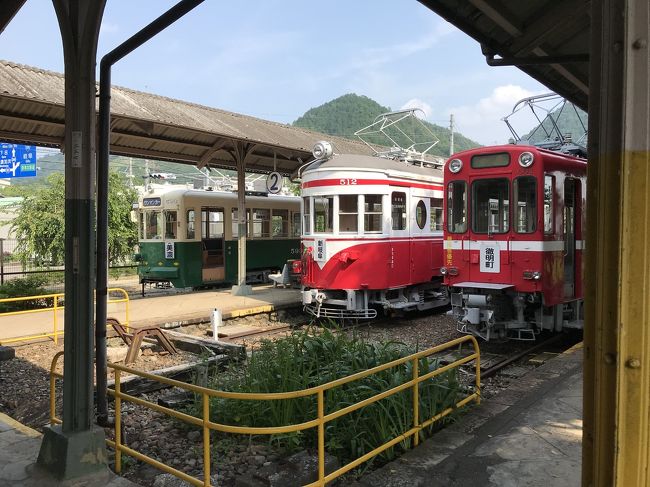 旧名鉄美濃駅は、1911年(明治44年 )2月11日開業。1999年(平成11年)4月1日に廃駅。<br /><br />1999年(平成11年)4月に名鉄美濃町線の新関駅~美濃駅間が廃止。美濃町線全線は2005年 (平成17年)年4月1日に廃止。<br />当時の駅舎・プラットホール・路線がそのまま保存されている。<br /><br />営業時間:4月~9月 9:00~17:00<br /> 10月~3月 9:00~16:30<br />休館日:火曜日・年末年始<br />入場料:無料<br /><br />ホームには、路面電車「モ590形593号」・「モ510形512号」・「モ600形601号」が保存展示。<br />ホーム上には、「モ870形876号」のカットボディが保存展示されている。<br /><br />