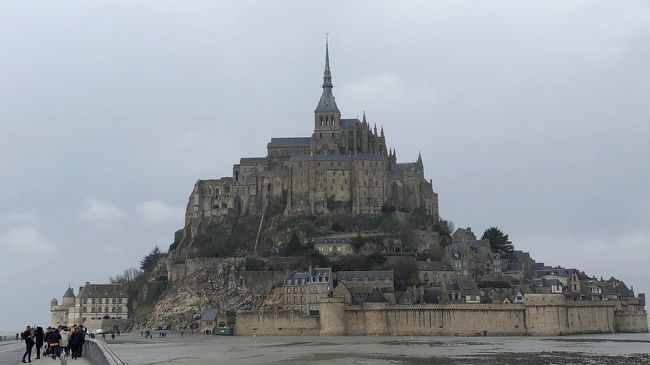 2018/3/17(土)<br />週末、一泊二日のプチ旅行。<br />パリからTGVに乗り、レンヌでバスに乗り換え、一路モンサンミッシェルへ。