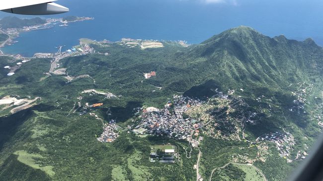 台北2019年7月 恒例、夏旅!台湾FC生日會参加旅<br /><br />香港から月曜に帰って、また金曜には台湾へ。<br />7月上旬の関東が涼しかった分、香港台湾の蒸し蒸しとした<br />息苦しい様な暑さが、結構こたえました。。。<br /><br />7月12日 JL0097羽田8時50分発 台北松山11時30分着<br />7月14日JL0098台北松山14時20分発 羽田18時20分着