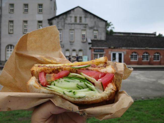 台湾旅行最終日。<br />朝ごはんに「三明治」食べて、お土産買って、朝市行って、桃園空港から成田へ。<br />今回も楽しい旅行でした。台湾大好き！また行きたい！！