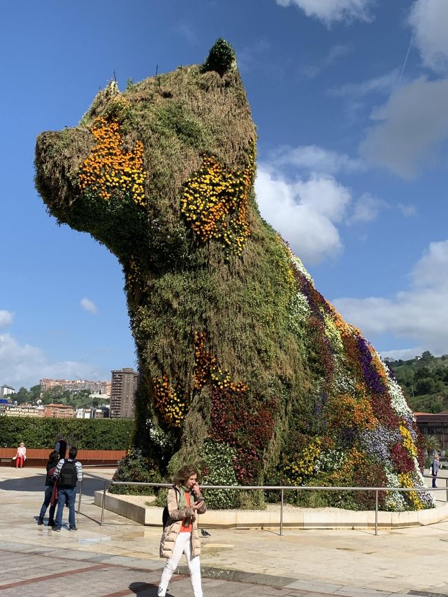 サンセバスチャン滞在中に日帰りでビルバオに行ってきました。<br /><br />日程は2019年、<br />4/24 名古屋&gt;上海 (機中泊)<br />4/25 上海&gt;パリ&gt;ボルドー (ボルドー泊)4/26 ボルドー&gt;バイヨンヌ (バイヨンヌ泊)4/27 バイヨンヌ&gt;サン・セバスティアン (サン・セバスティアン泊)<br />* 4/28 ビルバオへ日帰り (サン・セバスティアン泊)<br />4/29 サン・セバスティアン&gt;アイノア&gt;エスペレット&gt;アインサ (アインサ泊)<br />4/30 アインサ&gt;アルケサル&gt;サラコザ (サラコザ泊)<br />5/01 終日サラコザ (サラコザ泊)<br />5/02 サラコザ&gt;ピエドラ渓谷&gt;アルバラシン (アルバラシン泊)<br />5/03 アルバラシン&gt;テルエル&gt;バレンシア (バレンシア泊)<br />5/04 バレンシア&gt;マラガ (マラガ泊)<br />5/05 終日マラガ (マラガ泊)<br />5/06 マラガ&gt;パリ (パリ泊)<br />5/07 パリ&gt;上海 (機中泊)<br />5/08 上海&gt;名古屋 (帰宅)