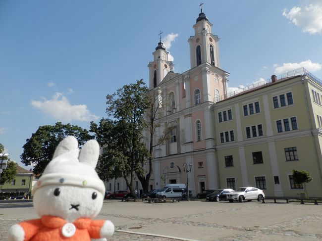 グーちゃんだよ。<br />カウナスの街にやってきたよ。<br />この街で有名なのは杉原千畝なの。<br />戦中、ナチから多くのユダヤ人を救った<br />日本のシンドラーなの!<br />どうでもいい「なべなべ」まで助けちゃった事で<br />その人間性の素晴らしさがわかるの。<br />日本でも、もっと評価されていいと思うけど・・・。<br />