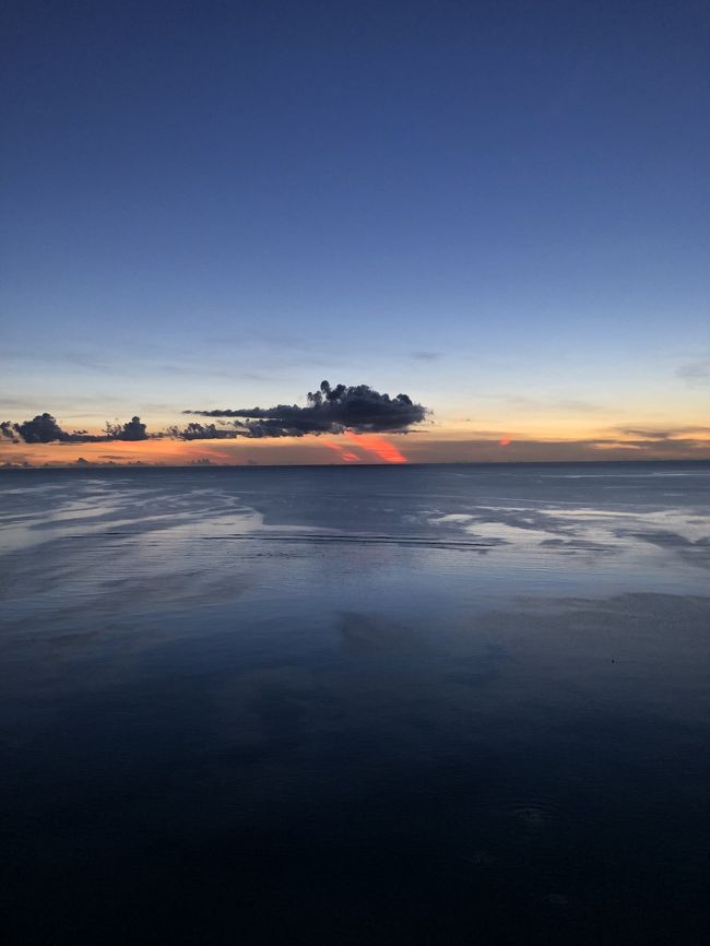 沖縄に行く予定が急遽グアムに予定変更。航空券は ユナイテッド航空をANA特典航空券と有償の合わせ技で、ホテルはウェスティンにspg アメックスで無料宿泊&amp;マリオットのポイントを使用した節約豪華旅行です。<br />