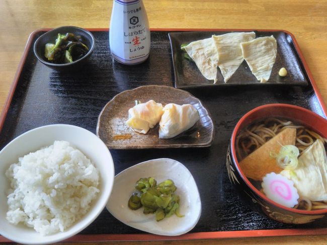 たまには「ベタ」(関西芸人がいうところの定番中の定番の意)<br />な郷土料理を食することがあります。<br />今回は、山梨県の「身延ゆば＆身延まんじゅう」をご紹介します。<br /><br />★「ベタ」な郷土料理シリーズ<br /><br />三平汁＆鉄砲汁＆エビ料理＆貝料理＆タラ料理＆かじか汁（北海道）<br />https://4travel.jp/travelogue/11386239<br />ジンギスカン＆鮭飯寿司＆昆布巻き＆鮭切り込み＆ルイベ＆真たちポン酢<br />＆バターコーン＆いももち（北海道)<br />http://4travel.jp/travelogue/11110647<br />タコしゃぶ＆鮭とば＆石狩鍋＆イカの沖漬け＆めふん＆カスベの煮付け(北海道)<br />http://4travel.jp/travelogue/11111030<br />室蘭やきとり＆松前漬け＆三升漬け＆山ワサビ(北海道)<br />http://4travel.jp/travelogue/11111663<br />イカソーメン＆三平汁＆魚卵料理＆エビ料理＆じゃがバター＆ちゃんちゃん焼き(北海道)<br />http://4travel.jp/travelogue/11071058<br />なんこ鍋(北海道)<br />http://4travel.jp/travelogue/11120902<br />ゴッコ汁＆行者にんにく料理(北海道)<br />http://4travel.jp/travelogue/11121645<br />ザンギ(北海道)<br />http://4travel.jp/travelogue/10982097<br />ツブ貝＆カニ料理＆エビ料理＆魚卵料理＆貝料理＆かにめし＆いかめし<br />＆鱈料理(北海道)　<br />http://4travel.jp/travelogue/11095203<br />鯨料理＆ラムしゃぶ＆鰊そば(北海道)<br />http://4travel.jp/travelogue/11160676<br />馬肉料理＆生姜味噌おでん(青森)<br />http://4travel.jp/travelogue/11155626<br />けの汁＆貝焼き味噌＆じゃっぱ汁（青森）<br />http://4travel.jp/travelogue/11039206<br />もち膳＆はっと汁（岩手）<br />https://4travel.jp/travelogue/11456393<br />はっと汁(岩手)<br />http://4travel.jp/travelogue/11010125<br />せり鍋＆牛タン＆三角定義あぶらあげ<br />https://4travel.jp/travelogue/11322441<br />牛タン＆笹かまぼこ＆カキ料理＆ホヤ塩辛＆はらこ飯＆おくずかけ<br />＆定義山の三角揚げ(宮城)<br />http://4travel.jp/travelogue/11084463<br />ほっきめし(宮城)<br />http://4travel.jp/travelogue/10865730<br />白石温麺（宮城)<br />http://4travel.jp/traveler/satorumo/album/10530961/<br />きりたんぽ(秋田)<br />http://4travel.jp/travelogue/10993870<br />稲庭うどん（秋田）<br />http://4travel.jp/travelogue/10940200<br />しょっつる鍋(秋田)<br />http://4travel.jp/travelogue/11203957<br />いぶりがっこ＆だまこもち＆きりたんぽ＆じゅんさい＆ハタハタ寿司<br />＆とんぶり(秋田)<br />http://4travel.jp/travelogue/11109824<br />石焼鍋＆バター餅(秋田)<br />http://4travel.jp/travelogue/11157588<br />寒鱈汁（山形）<br />https://4travel.jp/travelogue/11515013<br />芋煮＆玉こんにゃく＆米沢ラーメン＆塩引寿司＆米沢牛＆だし(山形）<br />https://4travel.jp/travelogue/11329336<br />いかにんじん＆ゆべし＆こづゆ(福島)<br />http://4travel.jp/travelogue/11194123<br />メヒカリのから揚げ　(茨城)<br />http://4travel.jp/travelogue/11025248<br />あんこう鍋(茨城)<br />http://4travel.jp/traveler/satorumo/album/10435999/<br />しょぼろ納豆＆けんちんそば（茨城)<br />http://4travel.jp/travelogue/11153452<br />耳うどん＆大根そば(栃木)<br />http://4travel.jp/travelogue/10964395<br />ゆば料理(栃木)<br />http://4travel.jp/travelogue/11075920<br />おっきりこみ＆ひもかわうどん （群馬)<br />http://4travel.jp/travelogue/11029709<br />水沢うどん（群馬)<br />http://4travel.jp/travelogue/11097723<br />下仁田こんにゃく＆上州ねぎ＆峠の釜めし（群馬）<br />http://4travel.jp/travelogue/11038703<br />草加煎餅＆いがまんじゅう＆塩あんびん（埼玉）<br />https://4travel.jp/travelogue/11351083<br />加須うどん＆塩あんびん（埼玉）<br />http://4travel.jp/travelogue/11140221<br />なまず料理(埼玉)<br />http://4travel.jp/travelogue/11078971<br />なめろう＆さんが焼き　(千葉)<br />http://4travel.jp/travelogue/11023712<br />はかりめ丼(千葉)<br />http://4travel.jp/travelogue/11113231<br />佃煮（東京）<br />https://4travel.jp/travelogue/11463066<br />江戸前天ぷら(東京)<br />http://4travel.jp/travelogue/11022286<br />深川丼(東京)<br />http://4travel.jp/travelogue/10876845<br />江戸蕎麦(東京)<br />http://4travel.jp/travelogue/10879052<br />品川めし(東京)<br />http://4travel.jp/travelogue/10919410<br />柳川鍋(東京)<br />http://4travel.jp/travelogue/10929908<br />どぜう鍋（東京）<br />http://4travel.jp/travelogue/10902556<br />ちゃんこ鍋（東京）<br />http://4travel.jp/travelogue/11040252<br />江戸前寿司(東京)<br />http://4travel.jp/travelogue/11091628<br />島寿司＆アシタバ料理(東京)<br />http://4travel.jp/travelogue/11092499<br />猪鍋　(神奈川)<br />http://4travel.jp/travelogue/11027664<br />牛鍋(神奈川)<br />http://4travel.jp/travelogue/10913116<br />へぎそば(新潟)<br />http://4travel.jp/travelogue/10912408<br />わっぱめし＆のっぺ　(新潟)<br />http://4travel.jp/travelogue/11260103<br />たら汁＆ホタルイカの酢味噌和え＆ぶり大根＆白海老料理(富山)<br />http://4travel.jp/travelogue/11057321<br />ます寿司(富山)<br />http://4travel.jp/travelogue/10983305<br />昆布締め(富山)<br />http://4travel.jp/travelogue/10990518<br />氷見うどん＆白海老料理＆治部煮(富山＆石川）<br />http://4travel.jp/travelogue/11102830<br />越前ガニ＆へしこ（福井）<br />https://4travel.jp/travelogue/11499070<br />かにめし＆鯖寿司＆羽二重餅(福井)<br />http://4travel.jp/travelogue/11103407<br />越前おろしそば（福井）<br />http://4travel.jp/travelogue/10997975<br />身延ゆば＆身延まんじゅう（山梨）<br />https://4travel.jp/travelogue/11526000<br />おしぼりうどん＆すんきそば＆五平餅(長野）<br />https://4travel.jp/travelogue/11323500<br />馬刺し＆いなごの佃煮＆野沢菜天ぷら＆信州そば＆鯉料理(長野)<br />http://4travel.jp/travelogue/11075357<br />信州そば(長野)<br />http://4travel.jp/travelogue/11055531<br />山賊焼（長野)<br />http://4travel.jp/travelogue/11077673<br />おやき(長野)<br />http://4travel.jp/travelogue/10986494<br />朴葉味噌＆朴葉寿司(岐阜)<br />http://4travel.jp/travelogue/11101273<br />イルカ料理＆生シラス(静岡)<br />http://4travel.jp/travelogue/11166631<br />桜えび＆麦とろろ＆黒はんぺん(静岡)<br />http://4travel.jp/travelogue/11020078<br />味噌煮込みうどん＆名古屋コーチン　(愛知)<br />http://4travel.jp/travelogue/11017241<br />ひつまぶし＆ういろう（愛知）<br />http://4travel.jp/travelogue/11139586<br />きしめん(愛知)<br />http://4travel.jp/travelogue/11099439<br />伊勢うどん＆さんま寿司＆赤福（三重）<br />http://4travel.jp/travelogue/11000289<br />ハマグリ料理 (三重)<br />http://4travel.jp/travelogue/11028313<br />焼き鯖そうめん＆しじみ料理＆鮒寿司(滋賀)<br />http://4travel.jp/travelogue/11160700<br />鴨鍋＆のっぺいうどん＆赤こんにゃく＆近江牛＆うばがもち（滋賀）<br />https://4travel.jp/travelogue/11371494<br />京野菜＆おばんざい＆鰊そば(京都)<br />http://4travel.jp/travelogue/11122066<br />鱧料理＆しっぽくうどん＆水無月（京都）<br />http://4travel.jp/travelogue/11148731<br />鯖寿司＆木の葉丼＆衣笠丼(京都)<br />http://4travel.jp/travelogue/11219200<br />てっちり＆てっさ＆かやくご飯(大阪）<br />https://4travel.jp/travelogue/11351130<br />はりはり鍋＆ガッチョのから揚げ（大阪）<br />http://4travel.jp/travelogue/11022971<br />お好み焼き(大阪)<br />http://4travel.jp/travelogue/10883258<br />イカナゴの釘煮(兵庫)<br />http://4travel.jp/travelogue/11196797<br />皿そば（出石そば）（兵庫）<br />http://4travel.jp/travelogue/10996715<br />明石焼き＆たこめし(兵庫)<br />http://4travel.jp/travelogue/11155318<br />茶粥（奈良）<br />https://4travel.jp/travelogue/11505616<br />にゅうめん＆柿の葉寿司＆葛切り（奈良）<br />http://4travel.jp/travelogue/11066284<br />茶粥＆金山寺味噌＆めはり寿司＆胡麻豆腐(和歌山)<br />http://4travel.jp/travelogue/11154675<br />豆腐ちくわ＆打吹公園だんご＆大山おこわ＆とち餅（鳥取）<br />https://4travel.jp/travelogue/11419866<br />出雲(割子)そば＆しじみ汁(島根)<br />http://4travel.jp/travelogue/11124772<br />鰆料理＆穴子料理＆ままかり料理＆あみの塩辛＆きびだんご＆祭り寿司(岡山)<br />http://4travel.jp/travelogue/11167411<br />シャコ丼(岡山)<br />https://4travel.jp/travelogue/11297179<br />広島菜＆もみじまんじゅう（広島）<br />http://4travel.jp/travelogue/11195604<br />小いわし料理＆カキ料理＆あなご料理＆ワニ料理（広島）<br />http://4travel.jp/travelogue/11125420<br />フク料理＆岩国寿司(山口)<br />https://4travel.jp/travelogue/11291319<br />ぼうぜの姿寿司（徳島）<br />http://4travel.jp/travelogue/11046138<br />たらいうどん(徳島)<br />http://4travel.jp/travelogue/11281325<br />讃岐うどん(香川)<br />http://4travel.jp/travelogue/11003802<br />宇和島鯛めし＆鯛そうめん＆ふくめん＆今治せんざんき＆ジャコカツ（愛媛）<br />http://4travel.jp/travelogue/11040929<br />さつま汁＆じゃこ天　(愛媛)<br />http://4travel.jp/travelogue/11042773<br />鰹のタタキ＆鯨料理＆うつぼ料理＆どろめ　(高知)<br />http://4travel.jp/travelogue/11044152<br />鰹のタタキ＆マンボウ料理（高知）<br />https://4travel.jp/travelogue/11393654<br />イソギンチャク料理＆ムツゴロウ料理＆クチゾコ料理＆エツ料理(福岡)<br />http://4travel.jp/travelogue/11127603<br />水炊き＆おきゅうと＆もつ鍋＆がめ煮(福岡)<br />http://4travel.jp/travelogue/11049102<br />卓袱料理＆カステラ＆小浜ちゃんぽん（長崎）<br />http://4travel.jp/travelogue/11067934<br />角煮＆ハトシ＆かんころ餅＆五島うどん＆ちゃんぽん＆皿うどん(長崎)<br />https://4travel.jp/travelogue/11291998<br />馬刺し＆一文字ぐるぐる＆高菜めし　(熊本)<br />http://4travel.jp/travelogue/11050921<br />地獄蒸し＆りゅうきゅう＆とり天＆ごまだしうどん＆関サバ＆豊後牛(大分)<br />http://4travel.jp/travelogue/11128781<br />りょうきゅう＆とり天＆だんご汁＆やせうま(大分)<br />http://4travel.jp/travelogue/11053103<br />冷汁(宮崎)<br />https://4travel.jp/travelogue/11305759<br />きびなごの刺身＆豚骨＆薩摩揚げ＆地鶏刺身＆鶏飯＆かるかん(鹿児島)<br />http://4travel.jp/travelogue/11051631<br />ちんこだんご＆あくまき(鹿児島)<br />http://4travel.jp/travelogue/11067346<br />ラフテー＆沖縄そば＆ミミガー＆ソーキ＆ジューシー<br />＆ジーマーミー豆腐＆海ぶどう　(沖縄)<br />http://4travel.jp/travelogue/11013318<br />ポーク玉子＆中身汁＆てびち汁（沖縄)<br />http://4travel.jp/travelogue/11015587<br />チャンプルー(豆腐・フー・ゴーヤ・ソーメン)＆イナムドゥチ<br />＆サーターアンダギー＆ヒラヤーチー＆アーサ汁＆沖縄ちゃんぽん(沖縄)<br />http://4travel.jp/travelogue/11151561