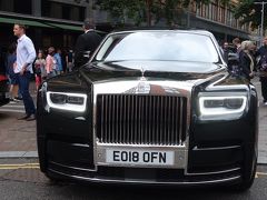 ロンドンを歩く。(4.7) Sloane Street は「空気」が違う。Rolles Royce が闊歩している。