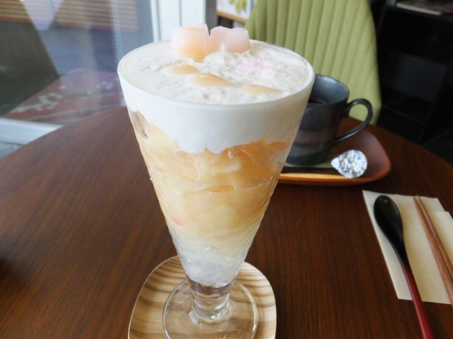 三連休の中日の日曜日、先週に引き続き和菓子の老舗「越山甘清堂」の和カフェ『Cafe甘』にお邪魔しました。<br /><br />和菓子の老舗がプロデュースする和カフェの季節限定の和スイーツを堪能。 <br /><br /><br /><br /><br /><br /><br />金沢へ・・・・・
