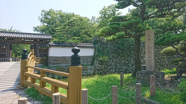 集めているタリーズの地域限定のくまちゃん、今度は瀬戸内限定だって!期間は7月3日から8月18日まで。ちょうどPeachのセールがあり、仙台⇔関空往復でも10,000円しなかったのでポチリ。娘はばあばのおうちにずっとお泊り中なので久々一人旅。日帰りだし、瀬戸内ってどこよ?と対象店舗見たら「和歌山」の文字が!考えたら、和歌山市って行ったことない!南紀白浜とか、熊野古道とかはあるけどね。ってことで弾丸和歌山滞在4時間。しかし、日本はどこに行っても暑いですね・・・