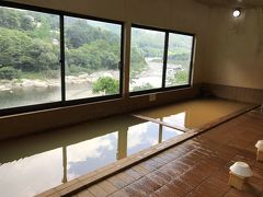 棧温泉：旧中山道木曽福島の木曽川沿いの秘湯