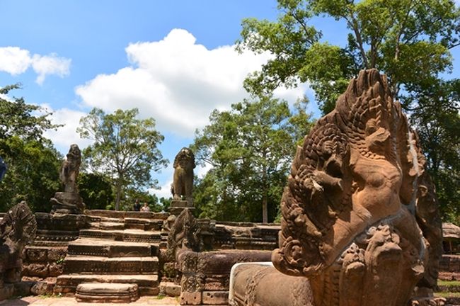 2017年9月~10月、7泊9日の初めてのカンボジア訪問はシェムリアップで世界遺産めぐりの旅でした。<br /><br />1日目前半<br />☆羽田空港から深夜便で出発<br />☆バンコク・スワンナプーム空港で乗り換え<br />☆早朝、カンボジア到着<br />☆軽く遺跡めぐりとランチ