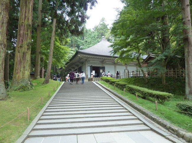 シニアとなり、自由に時間が使えるようになった今、再訪の旅を楽しんでいます。思い出の旅シリーズとして旅行記が成立する写真の枚数があるものを記念として、この場所に保存したいと思います。この旅行は父の希望で中尊寺と鳴子温泉に行った時のものです。昔訪れた頃の様子を懐かしんだり、現在の様子との比較したりといった別の楽しみ方もあるかと思います。よろしかったら目を通してみて下さい。<br />