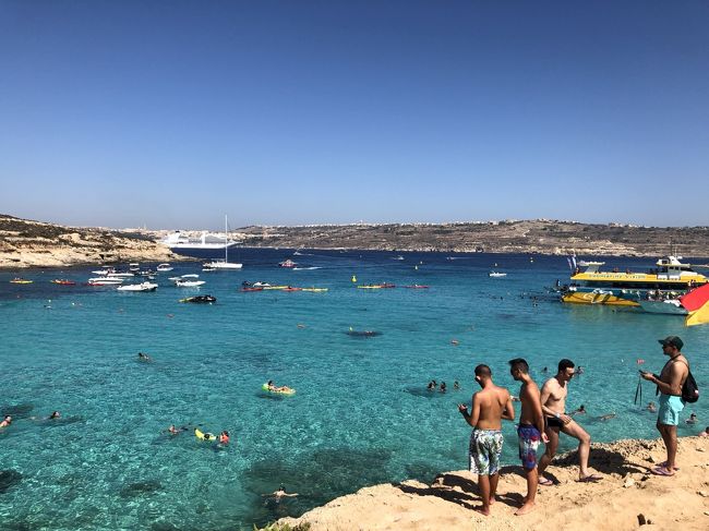 今年の夏休みは初のマルタと4年ぶりのイタリアローマへ行ってきました！マルタとローマの夏は暑かった。。でも楽しかった！！<br />マルタは世界遺産と青い海が両方楽しめる場所、町歩きと美味しい料理にも大満足！<br />マルタは道が狭く、運転が荒い人が多いという情報があり、旅行中にレンタカーをするか迷いましたが、レンタカーをして正解でした！マルタの見所が島内に点在していることと、今回は離島にも行ったので、好きな時に好きな場所に行けるレンタカーが大活躍。ホテルのあるセント・ジュリアンからどこに行くにもだいたい30～40分でした。<br />ローマ滞在では街歩きに加えて、前回の旅行では時間の都合で行けなかったバチカン美術館を中心に観光。バチカン美術館は事前予約が出来たので、比較的混雑を避けて見学することが出来ました。ローマでも美味しいパスタに大満足です！<br /><br />＜フライト＞<br />2019/8/7<br />・00：10 羽田発<br />・05：20 フランクフルト着<br />・09：20 フランクフルト発<br />・11：50 マルタ着<br />2019/8/11<br />・11：40 マルタ発<br />・13：10 ローマ着<br />2019/8/13<br />・14：50 ローマ発<br />・16：45 フランクフルト着<br />・18：10 フランクフルト発<br />2019/8/14<br />・12：15 羽田着<br /><br />＜ホテル＞<br />8/7～8/11 The Westin Dragonara Resort<br />8/11～8/13 Palazzo Naiadi<br /><br /><br /><br /><br /><br />