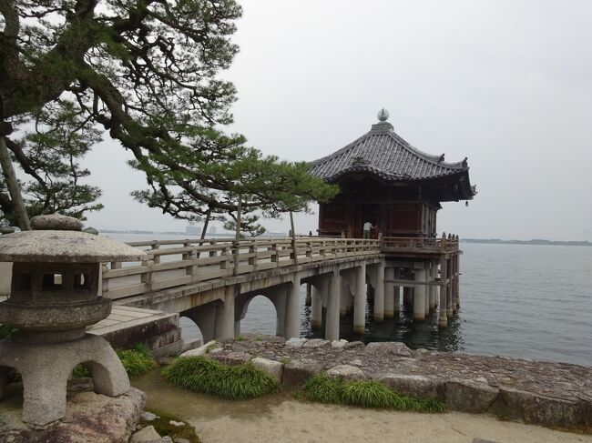 シニアとなり、自由に時間が使えるようになった今、再訪の旅を楽しんでいます。思い出の旅シリーズとして旅行記が成立する写真の枚数があるものを記念として、この場所に保存したいと思います。この旅行は友人と琵琶湖の周辺を周った時のものです。昔訪れた頃の様子を懐かしんだり、現在の様子との比較したりといった別の楽しみ方もあるかと思います。よろしかったら目を通してみて下さい。<br />