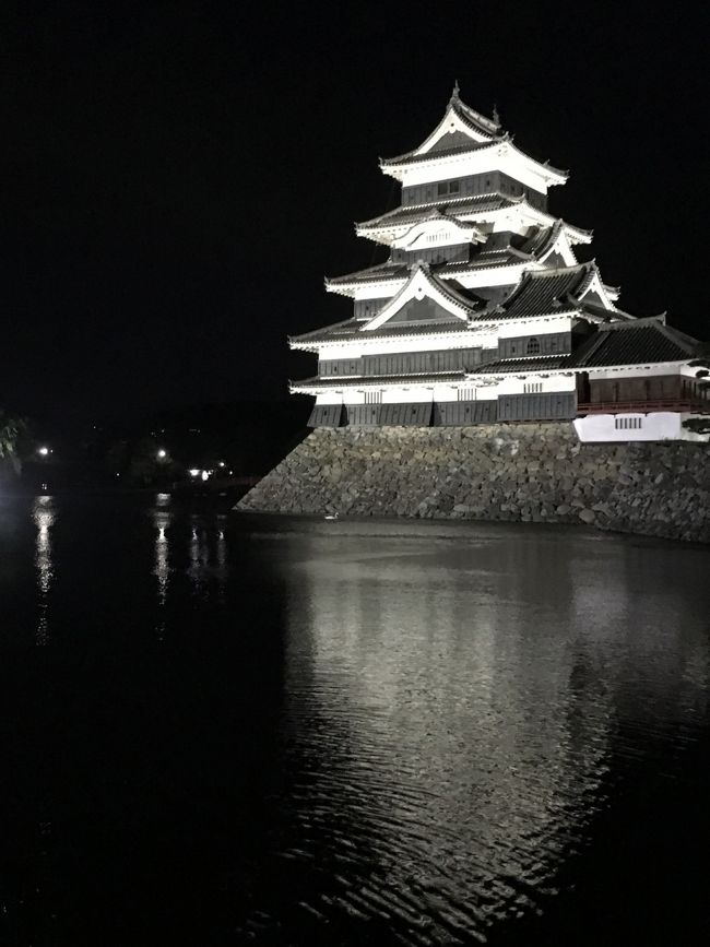 あずさでひとり旅。松本城、素敵です!