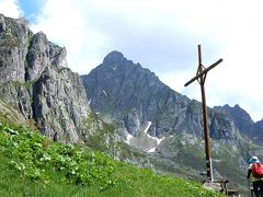 スイス・ハイキングの旅　2019夏-1（シンドラハタル小屋を目指す)
