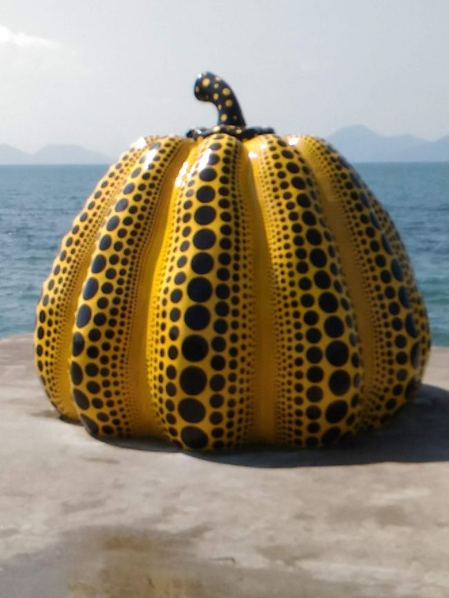 草間彌生のカボチャを見たくて、直島へ行っちゃいました。<br />もちろん他のアート作品もしっかり楽しみました。
