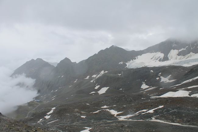 8月のはじめ、チロル・シュトゥバイタールを歩いてきました。<br />三日目はシュトゥバイタール最奥の氷河を見に行ったあと、Elferのロープウェイに乗りました。