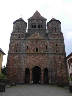 2019年6月　ここもアルザス 6　アルザスでの買い物と行く途中の11世紀の教会　Eglise Abbatiale, Marmoutier