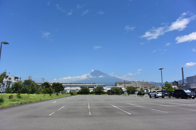 久し振りに富士山が長時間見えました。その富士山を見ながら散歩してきました。<br /><br />※位置情報一部不明確な場所があります。予めご了承下さい。<br /><br />★ロゼシアターのHPです。<br />http://rose-theatre.jp/<br /><br />★富士山メッセのHPです。<br />http://www.fujisanmesse.com/<br /><br />★富士市立中央病院のHPです。<br />http://byoin.city.fuji.shizuoka.jp/