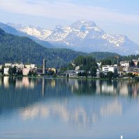 アルプス5大名峰と絶景列車の旅　１　旅の始まりはサンモリッツから