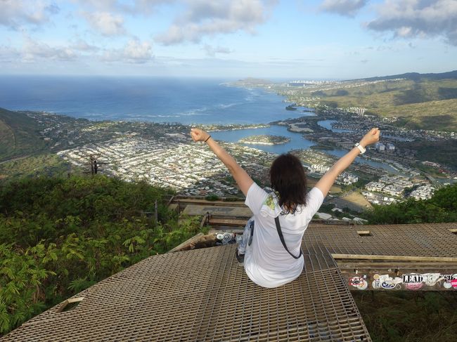 毎度の事ながら、思いつきの旅。<br />連休に入る直前に上海経由のハワイを見つけた。<br />レンタカーと3日目のダイビングだけ予約を入れ、<br />宿泊先がはっきりしないまま「なんとかなるでしょー」で飛んじゃった。<br /><br />ダイビング以外の行程は、<br />その時の気分で決めてたら、こんな日程になりました<br />「のんびり」という言葉はこの旅行にはありません。<br /><br />普通のハワイに飽きてきたら<br />是非、参考にしてみてください。