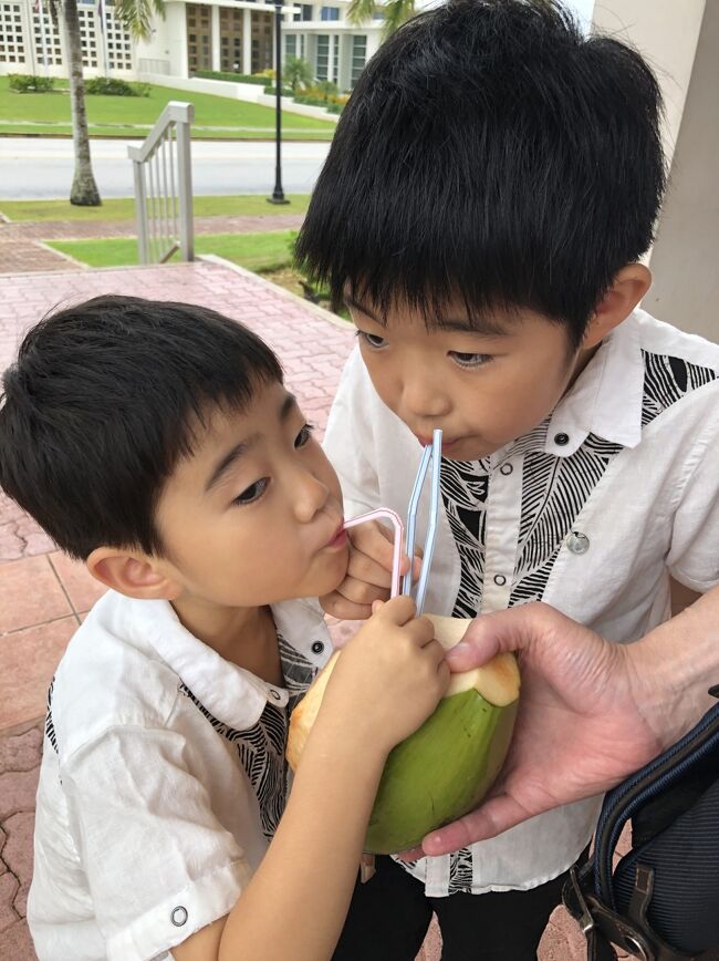 グアム2日目。<br />曇り空とにらめっこ。<br />雨季の合間の青空を期待してましたが、一日中雨でした。