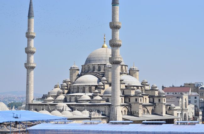 2018/9/5(水)<br />一番楽しみにしていたイスタンブール観光の第1日目、トルコ旅行の第5日目その②<br /><br />・ブルーモスク<br />・グランバザール<br />・ヌルオスマニエモスク<br />・ガラタ塔<br />を観光して、夕食は軽くサバサンド。<br />そしてハマム初体験!<br />
