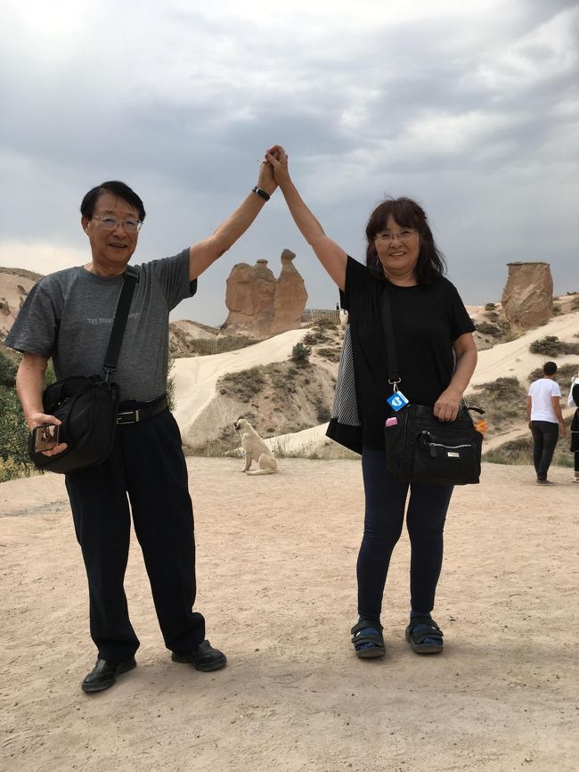 主人と二人で以前から行きたかったトルコへ<br />8月9日(金)から10日間の予定でトルコ旅行に行ってきました<br /><br />さてさてこの旅行最初からとんでもないことに・・・<br /><br />前日添乗員さんから18時に空港へきてもらえますか?<br />飛行機が多分イミグレで混雑するだろうからとのこと<br />私たちは17時の空港行きで行く予定をしてましたが<br />この時間は帰宅ラッシュにあいそうだからと<br />15時のバスで行くことにしました<br />早くにセントレアに着き時間たっぷりあるからと、ラウンジでまったりすることに<br /><br />