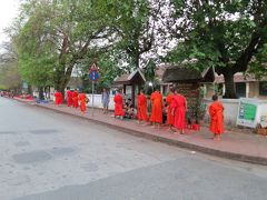 2019GW 東南アジア旅行記③ルアンパバーン　托鉢～王宮博物館～ワットマイ