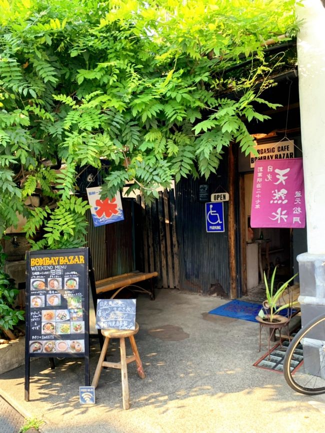 来年小学生になる長女。<br /><br /><br /><br />GW明けから母(=私) セレクトの<br />人気メーカーの展示会に足を運び<br />ラン活(ランドセル選び&購入活動)を始めるも<br /><br />長女は首を縦に振らず…( ̄(工) ̄;)<br /><br /><br /><br />というのも<br /><br />●母→品のあるシンプルなデザイン派<br />●長女→可愛い刺繍が入った派手なデザイン派<br /><br />と、好みが全く異なるため<br /><br /><br /><br />母セレクトのランドセルは<br />娘的には地味に感じてイヤらしい。<br /><br /><br /><br />一方、娘希望のランドセルは<br />母的にはゴテゴテしていて許容しがたく。<br /><br /><br /><br />でも実際に使うのは長女なんだから<br />長女が気に入った物を買ってあげよう!<br />(と思えるようになるまで実に3ヵ月。笑)<br /><br /><br /><br />ようやく重い腰をあげ<br />長女希望のフィットちゃんのショールームへ<br />行ってきました★