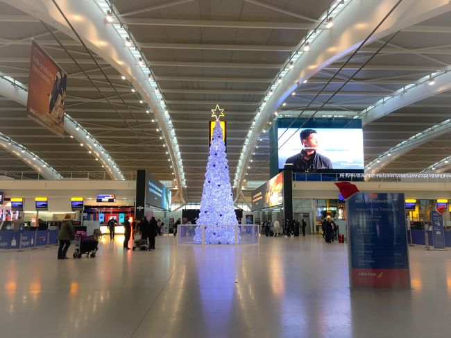 女子大学生、初めての一人旅です。<br />クリスマス直前から年末まで、<br />5泊7日のロンドン旅行。<br /><br />今回はいよいよ最終日!<br />ヒースロー空港からの帰国と<br />ロンドンのおみやげ編です。