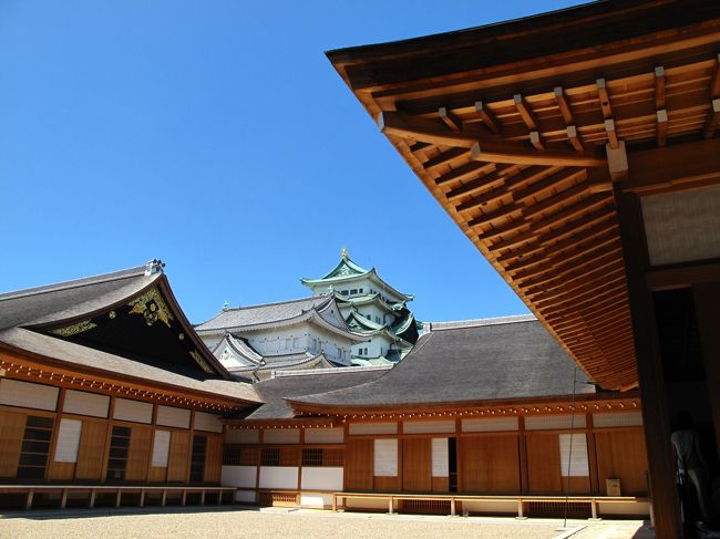 ドラゴンズVSカープ戦の翌日は、名古屋一日観光です。<br />ホントは、トヨタ産業技術記念館も予定に入れてましたが、月曜休館でした。気付いたのは出発寸前。笑<br /><br />ただ、帰路スケジュールの15:30名古屋駅発大阪行き高速バスに乗るには、熱田神宮と名古屋城でイッパイイッパイでした。<br />そもそも、早起きが苦手で初動が遅いのが時間を有効に使えない理由なんですが。。。<br /><br />日頃の行いが良い?おかげか、お天気は最高でした。まだ真夏の8月ですが、湿度が低く比較的過ごしやすい日中でした。bingo夫婦そろって体力の無さは折り紙付きなので、猛暑日だったら熱中症で病院送りはマジでリアル。あるあるです。笑<br />