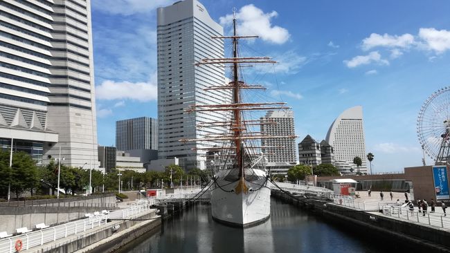 2018年の夏は友人2人と東北6日間+1日の旅へ。東京に立ち寄って新潟を経由して会津若松へ。翌日は仙台・松島を観光して牡蠣を食べたかと思えば次の日は盛岡で新幹線の連結を目撃し弘前城、八甲田丸記念館を楽しんで青函トンネルで舞台は北海道へ。<br />函館朝市で海鮮丼を食べたら五稜郭に立ち寄ってスーパー北斗で札幌へ。定山渓温泉を楽しみファイターズショップに寄って新千歳空港から飛行機で帰る7日間だが…<br />メンバーは大阪&鳥取在住なのに集合するのは新潟県の長岡!?乗継の余裕が無いのに台風襲来!?1人だけ東京前乗り!?<br />仙台のホテルが取れなくて山形へ!?真夏の東北はアクシデント続きで神戸空港まで目が離せない…かもw<br />いつもの通り利用した列車はこちらに掲載。<br />1日目<br />新大阪657→のぞみ294号→911新横浜<br />新横浜917頃→普通湘南台行→932桜木町<br />桜木町1139→快速南浦和行→1152鶴見<br />鶴見1200→普通扇町行→1217扇町<br />扇町1220→普通鶴見行→1237鶴見<br />京急鶴見1250→普通品川行→1254京急川崎<br />京急川崎1301→快特青砥行→1304京急蒲田<br />京急蒲田1310→快特羽田空港行→1318羽田空港国内線ターミナル<br />羽田空港第2ビル1326→空港快速浜松町行→1345浜松町<br />大門1409→都庁前行→1417月島<br />月島→新木場行→豊洲<br />豊洲1443→新橋行→1446市場前<br />市場前1450頃→新橋行→1518新橋<br />新橋→渋谷行→赤坂見附<br />赤坂見附→荻窪行→中野坂上<br />中野坂上→方南町行→方南町<br />方南町→中野坂上行→中野坂上<br />中野坂上→池袋行→四ツ谷<br />四ツ谷→浦和美園行→後楽園<br />後楽園1708→急行日吉行→1718溜池山王<br />溜池山王→渋谷行→渋谷<br />渋谷1737→急行吉祥寺行→1744明大前<br />明大前1748→準特急新宿行→1757新宿<br />新宿→池袋行→赤坂見附<br />赤坂見附→浅草行→末広町<br />末広町→渋谷行→銀座<br />銀座一丁目→桜田門<br />霞ヶ関2135→普通綾瀬行→2203綾瀬<br />綾瀬→北綾瀬行→北綾瀬<br />北綾瀬→綾瀬行→綾瀬<br />綾瀬2232→普通我孫子行→2252南柏<br /><br />2日目<br /><br />南柏718→普通取手行→721柏<br />柏729→普通船橋行→802船橋<br />京成船橋813→普通上野行→817京成西船<br />西船橋833→通勤快速中野行→907大手町<br />東京1056→とき363号新潟行→1300新潟<br />万代シテイバスセンター1410→新潟交通高速バス→1616鶴ヶ城・合同庁舎前<br />鶴ヶ城入口1802頃→会津バスハイカラさん→1824頃東山温泉駅<br /><br />3日目<br /><br />会津武家屋敷前→会津バスハイカラさん→若松駅前<br />会津若松954→普通郡山行→1111郡山<br />郡山1120→やまびこ133号仙台行→1204仙台<br />仙台1236→普通東塩釜行→1240宮城野原<br />宮城野原1256→普通高城町行→1330松島海岸<br />松島1603→普通仙台行→1630仙台<br />仙台駅前→仙台市営バス→1659頃大崎八幡宮前<br />牛越橋1733頃(定刻1730)→仙台市営バス川内駅行→1736頃(定刻1734)川内駅<br />川内1742→八木山動物公園行→1748八木山動物公園<br />八木山動物公園駅1755→仙台市営バス青葉台行→1758仙台城跡南<br />国際センター→荒井行→仙台<br />仙台2027→快速山形行→2139山形<br /><br />4日目<br /><br />山形553→普通新庄行→621神町<br />神町629→普通米沢行→656山形<br />山形駅前810頃→山形交通高速バス→920頃仙台駅前<br />仙台駅前→仙台市営バス→県庁市役所前<br />広瀬通一番町→仙台市営バス→仙台<br />仙台1043→普通小牛田行→1127小牛田<br />小牛田1135→普通一ノ関行→1221一ノ関<br />一ノ関1314→やまびこ47号→1354盛岡<br />盛岡1435→こまち21号→1608秋田<br />秋田1731→快速弘前行→1946弘前<br /><br />5日目<br /><br />弘前600→黒石行→619津軽尾上<br />津軽尾上631→弘前行→649弘前<br />弘前駅前→弘南バス→市役所前<br />陸奥新報社前→土手町循環バス→弘前駅前<br />弘前1057→普通青森行→1141青森<br />青森1505→普通津軽新城行→1509新青森<br />新青森1531→はやぶさ21号→1634新函館北斗<br />新函館北斗1655→特急スーパー北斗17号→1725森<br />森1749→普通函館行→1917函館<br /><br />6日目<br /><br />函館駅前845頃→湯の川行→五稜郭公園前<br />五稜郭公園前→湯の川行→湯の川<br />湯の川1115頃→谷地頭行→1150頃函館駅前<br />函館1216→特急スーパー北斗11号→1613(定刻1604)札幌<br />札幌駅前1700→じょうてつバス定山渓温泉行→1813定山渓神社前<br /><br />7日目<br /><br />定山渓温泉東2丁目931→じょうてつバス特急かっぱライナー→1038札幌駅前<br />札幌1320→快速エアポート132号新千歳空港行→1357新千歳空港<br />新千歳空港1605→スカイマーク176便→1805神戸空港<br />神戸空港→三宮行→三宮<br />三ノ宮→新快速→大阪