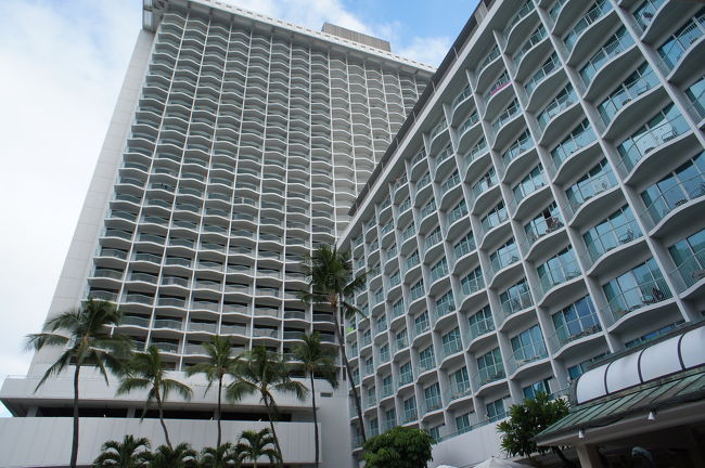 ハワイ8月夫婦旅行1日目(6泊8日)ホテルの紹介です。<br />シェラトンプリンセスカイウラニホテル、部屋はタワープレミアオーシャンビューです。