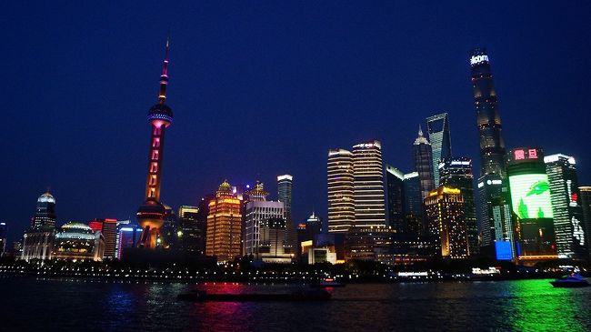 今回は、マイルを利用した上海へ。行きは大阪から、帰りは東京へ。しかし、大阪から行くならマイルが惜しくなり、ピーチで行くことした。<br />大阪観光をした後、上海に入り、蘇州や周荘など周りの街もめぐりました。<br /><br />詳細旅行記はこちらもご覧ください。<br />http://rokumaru.main.jp/asia/travelogue/19/stxtj01.html<br />