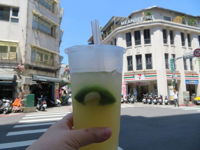 九ふん・十ふんのめぐる日帰りツアーを満喫し、台北市内に帰ってきた後の<br />ショッピング・B級グルメ ~ 帰国までの様子を報告します(^o^)丿<br /><br />B級グルメの情報は、<br />4トラベルの皆さんの旅行記&<br />台湾グルメを紹介したブログ を参考にしました(*≧∀≦*)<br /><br />