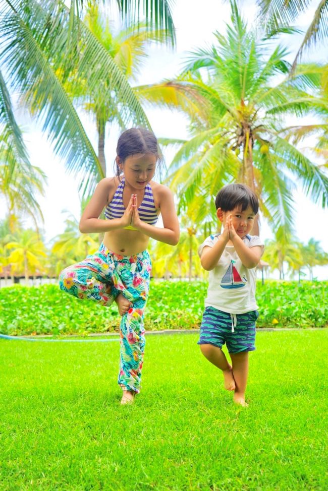 2019の夏休みは家族4人でベトナムへ!<br /><br />2歳と8歳の子どもを連れてダナン・ホイアンに滞在しました。<br /><br />ダナンで1泊。<br />ホイアンに4泊。<br /><br />今回お世話になったフォーシーズンズナムハイが素敵すぎて<br />家族全員大満足の旅になりました!!<br />リピート確定。<br /><br />飛行機はベトナム航空プレミアムエコノミーを利用。<br />往路:成田→ホーチミン→ダナン<br />復路:ダナン→ホーチミン→成田<br /><br />こちらもなかなか快適でした!