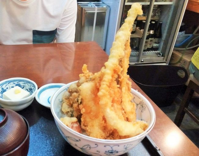 短気（そう）なオヤジが揚げるそびえ立つあなご天丼！！！