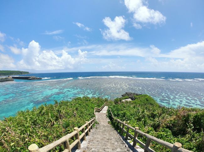 福岡に異動してからお盆休みもなく働き続けた夫でしたが、8月末にやっとの平日休み。<br /><br />昨年、8月末の週末に航空チケットがとても安く取れたことを思い出して、早めに狙っておりました。<br />案の定、空席が多くて特典航空券も取れる!<br /><br />本当は、小学生の甥っ子を連れて行こうと計画していましたが、今年はGWが長かったために夏休みが短いとのこと。<br />月末にはもう学校が始まっていました。<br /><br />なので、結局いつもの夫婦旅。<br />ということで、お宿を東急ホテルから2人なら泊まれる「島宿いら風」に変更。<br /><br />昨年同じ時期に泊まってすごく良かったので、念願の再訪です。<br /><br />今回は、2泊3日で大神島付近でのボートシュノーケリングと与那覇前浜でのパラセーリングを予定する、私たちにしてはわりとアクティブな旅程です。<br /><br />昨年の旅行記↓<br />https://4travel.jp/travelogue/11398558<br />https://4travel.jp/travelogue/11398674<br />https://4travel.jp/travelogue/11398788<br /><br /><br /><br /><br /><br /><br /><br />☆旅費(2人分)<br /><br />*福岡ー宮古 直行便 いっしょにマイル割 28500円<br />*島宿いら風 朝食付 2泊 2名 計58800円<br />*タイムズレンタカー 48時間 6090円<br /><br /><br />