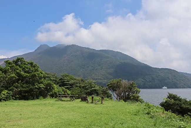 夏も終盤にさしかかった週末、芦ノ湖を散策してきました。