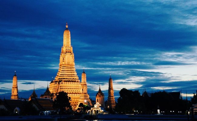 2013年以来のバンコク。<br />この時初めて訪れた東南アジアに魅せられて、それから何カ国か東南アジアを旅しましたが、ずっともう一度行きたいと思っていたバンコクに再訪です!<br />とにかくローカルフード食べまくりたい!<br />でもいつものようにプールサイドでのんびりもしたい!!<br /><br />LCCでとにかく安く行けるバンコク。<br />今回はTrip.comで往路・エアアジア、復路・スクートのチケットを購入(便の時間の都合が良かった)。<br />¥25.000くらいでした。<br /><br />ホテルは前から気になっていたハンサーバンコク。<br />こちらはagodaで予約。<br />1泊 ¥15.500ほど。<br />4泊しました。<br /><br />◇タイバーツ 約¥3.5<br /><br />◇2019/8/26 14:25-19:10 XJ603 成田ードンムアン<br /> 8/31 00:45-09:05 TR868 ドンムアンー成田