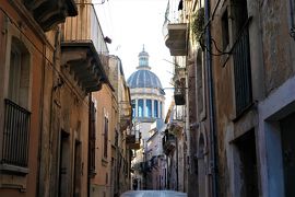 魅惑のシチリア×プーリア♪　Vol.398　☆朝のラグーザ旧市街散歩：大聖堂のクーポラのある朝の風景♪