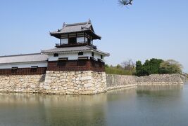 2018春、中国西部の日本百名城(7/28)：4月3日(7)：広島城(7)：外周巡り、隅櫓、水堀