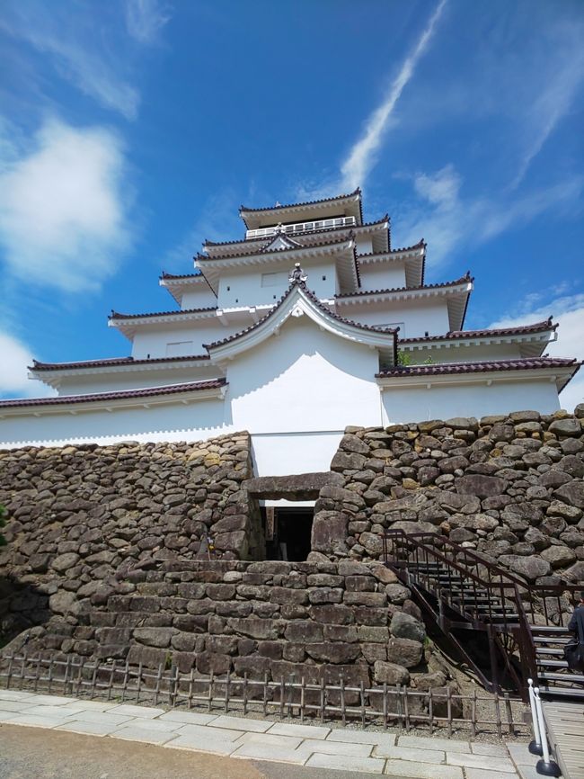 夏の会津の旅その３、最終は会津の歴史の跡を辿ります。<br />白虎隊で有名な飯盛山、壮大な姿の鶴ヶ城。<br />我が故郷の誇りです。