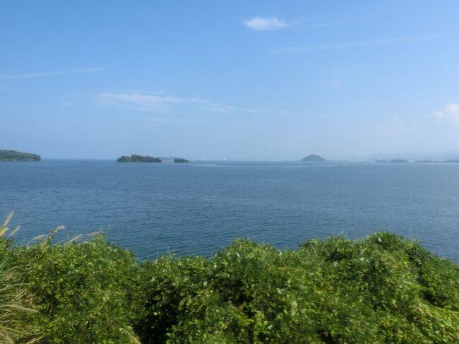 昨年(2018年)、暑かった夏の旅の画像です。<br /><br />このときの旅も終盤に入りました。<br /><br />でも、ただ長崎を離れるのも、ということで、<br />現在、非電化とあって、特急列車なら経由しないJR九州・長崎本線の浦上~長与~喜々津間の、いわゆる「長与回り」(旧線とかとも呼ばれることがあります)に乗車してみましたので、そのときの画像を。<br /><br /><br />タイトル画像は(また)海ですが、今回内容では海はちょっとだけです。