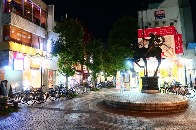 祖母に会いに1泊2日の弾丸帰国。<br /><br />6時50分、川口に到着。<br />ホテルに荷物を置きに行きました。<br />本当は1泊のみの滞在予定でしたが<br />飛行機の中でまったく眠れずだったので<br />シャワーだけでも浴びたいと思い、<br />さらに1泊分支払って早めにチェックイン。<br />娘もしばらくベッドで眠れたし<br />なかなか良かったです。<br /><br />そして9時ちょっと前にタクシーに乗り<br />祖母に会いに行きました。<br />2時間ほどして祖母が寝てしまったため<br />私たちはとりあえず買い物と食事へ。<br />そして夕方再び祖母に会いに行き、<br />祖母とおしゃべりしたり写真撮ったり。<br /><br />この翌日も祖母に会いに行く予定でしたが<br />台風15号が来ていたためフライトを変更し<br />午前便にしてしまったので祖母に会えたのは<br />この日のみになってしまいました。<br />後ろ髪ひかれつつ、<br />また会いに来るよと言ってわかれました。<br />今回も祖母は元気そうで<br />娘を「かわいいかわいい」と言って<br />何度も頭を撫でてくれて<br />とても嬉しかったです。<br /><br /><br />★★ 1泊2日の弾丸帰国フライトスケジュール9/6~9/8 ★★<br />9/6 KA396 23:55 <br />9/7 → 05:10<br />9/8 CX527 14:45 → 18:40<br /><br />上の予定でしたが、台風が来るということだったので、東京到着後帰りのフライトをひとつ早い便に変更しました。<br /><br />9/6 KA396 23:55 <br />9/7 → 05:10<br />9/8 CX501 10:40 → 13:35<br /><br />★★ 1泊2日の弾丸帰国記9/6~9/8 ★★<br />1★エレメンツで北京ダック 夜食は香港国際空港キャセイラウンジで ~THE POND魚塘鴨子・THE WING寰宇堂~<br />https://4travel.jp/travelogue/11540985<br />2★キャセイドラゴン利用 香港から羽田へ<br />https://4travel.jp/travelogue/11540998<br />3★祖母に会いに行ったり買い物したり<br />https://4travel.jp/travelogue/11541005<br />4★混雑に焦りつつ…川口から日暮里経由成田空港へ<br />https://4travel.jp/travelogue/11543246<br />5★成田空港 キャセイパシフィックラウンジ<br />https://4travel.jp/travelogue/11543250