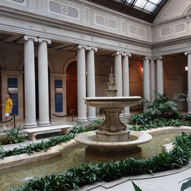 NYCを歩く。(5.7) Frick Collection でフェルメールを見る。ここにも３枚あります。