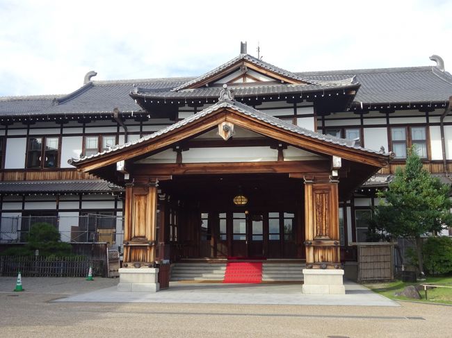 今年奈良ホテルは創業110年を迎えるそうです。周年記念価格の設定を見つけちゃいました。チャンス！！この機会に泊まりに行こうっと。久々の一人旅。<br /><br />しっかりと作られ、長い年月を大事に守られてきた建築物って、何か人を惹きつけるものがありますよね。<br />憧れの奈良ホテルにお泊りです。<br />