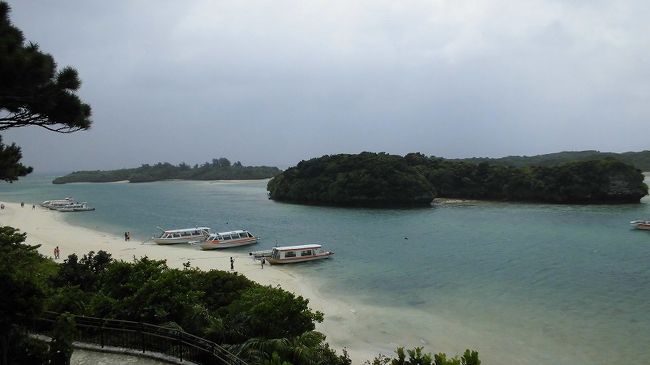 ウルトラ先得で一月にチケットを押さえていた沖縄旅行だが、台風の影響で予定を変更しまくり。でも、本来は予定なしで日々動くのが八重山旅行の旅のスタイルでもあったりします。<br />今回は、石垣島、竹富島、西表島、鳩間島をめぐりました。20年ぶりの八重山はすっかり様変わりしていました。<br /><br />旅行記の詳細は以下もご覧ください。<br />http://rokumaru.main.jp/okinawa/travelogue/19/stxtj01.html