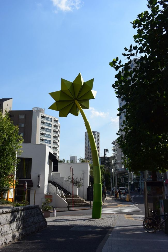 夏の東京をぶらぶら<br /><br />『銀座アスター赤羽賓館』～『鰻 駒形 前川 丸の内店』～東京駅 赤レンガ駅舎～『茶寮都路里 大丸東京店』～ラクーア～代官山駅～『IVY PLACE』～洋菓子店『代官山小川軒』～エレクトロニックひまわり～『TENOHA代官山』～『bondolfi boncaffe（ボンドルフィボンカフェ）』～生姜醤油らーめん『Nii』～スパ・ラクーア～ベトナム料理『ニャーヴェトナム』～イタリアン『青いナポリ』～ゴディバ 東京ドームシティラクーア店～『そば処 めとろ庵 後楽園店』～文京シビックセンター展望ラウンジなど